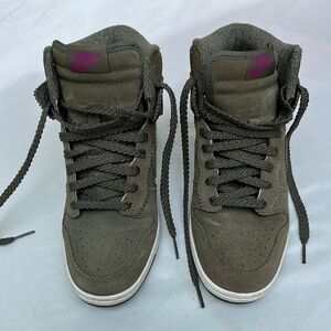 Nike Suede Hightop Sneaker